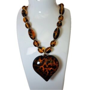 NWT ⚜️🤎⚜️ Gardenia Gorgeous Tortoiseshell Heart Pendant Necklace